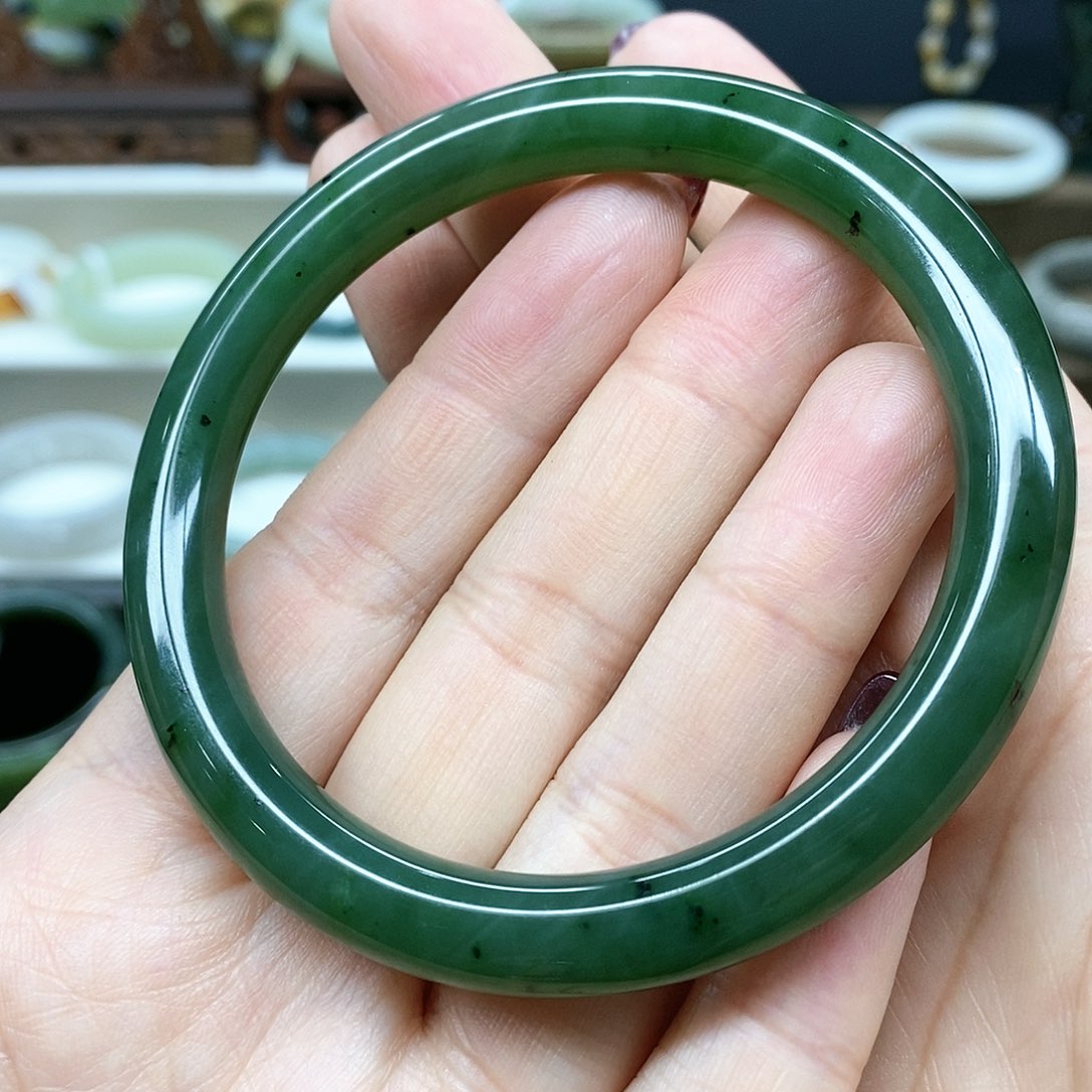 【闪购商品】和田玉（碧玉）手镯未镶嵌，**。
