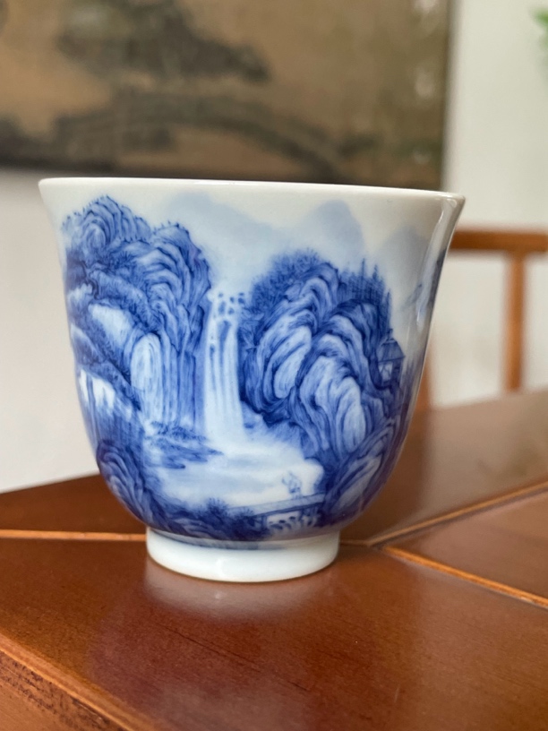 青花山水铃铛主人杯