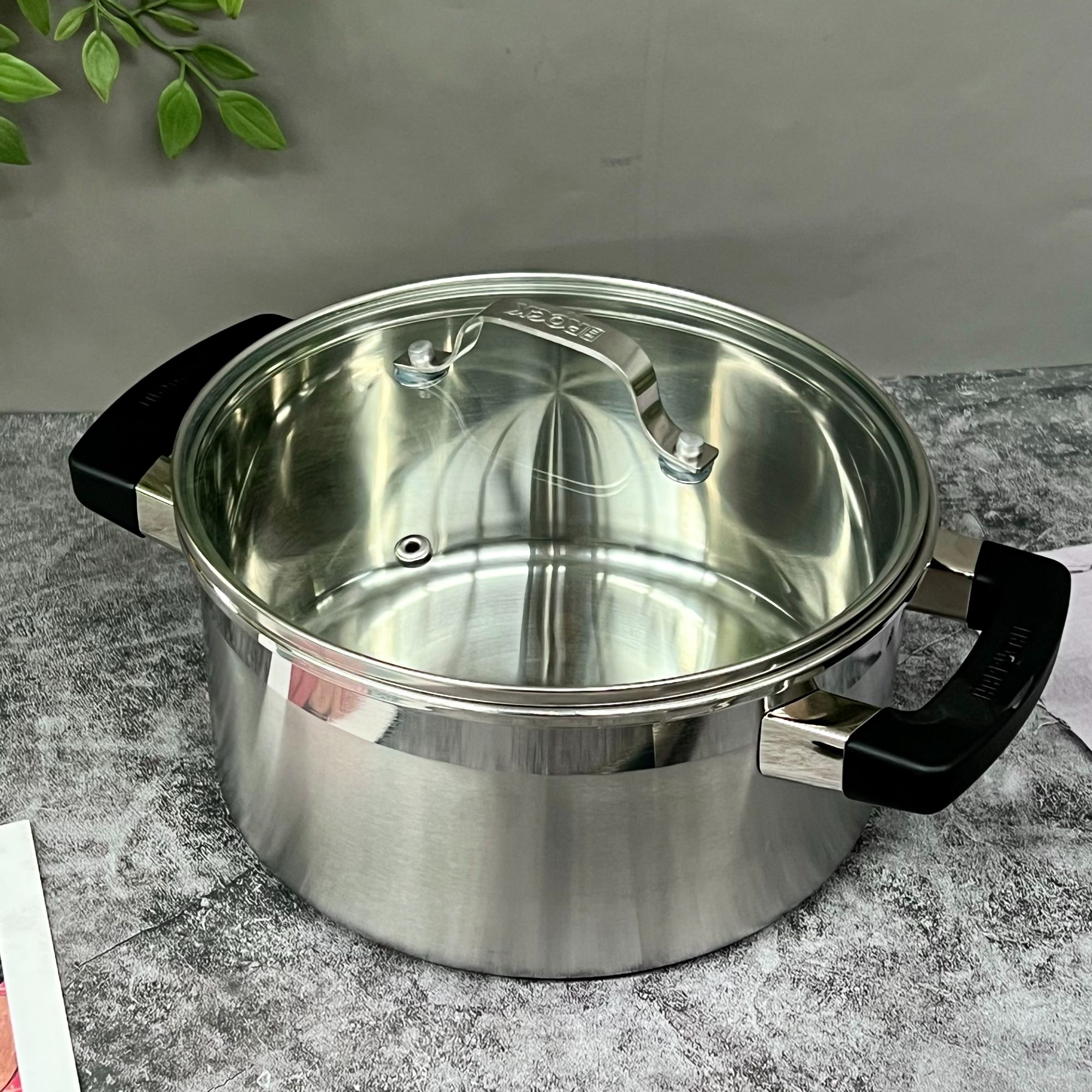 【捡漏】出口20cm加厚汤锅18-10食品级不锈钢一体成型3L不挑灶炖煮