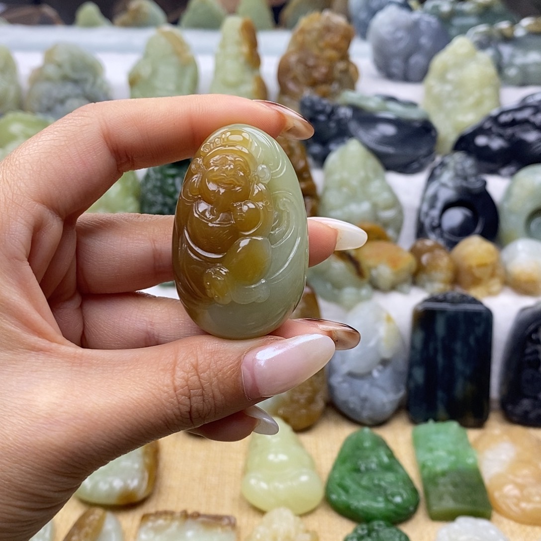 和田玉未镶嵌颈饰