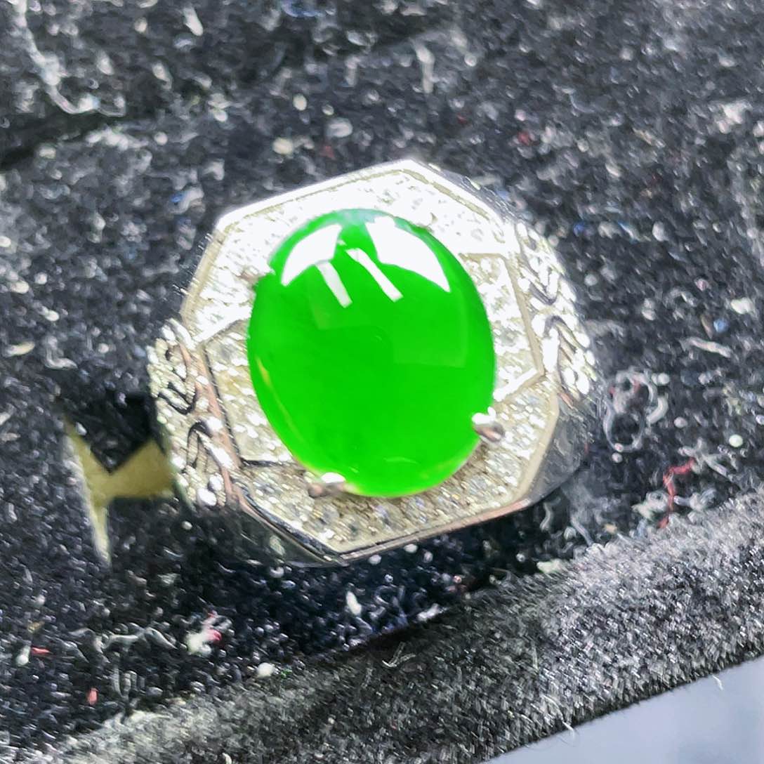 翡翠颈饰未镶嵌16，