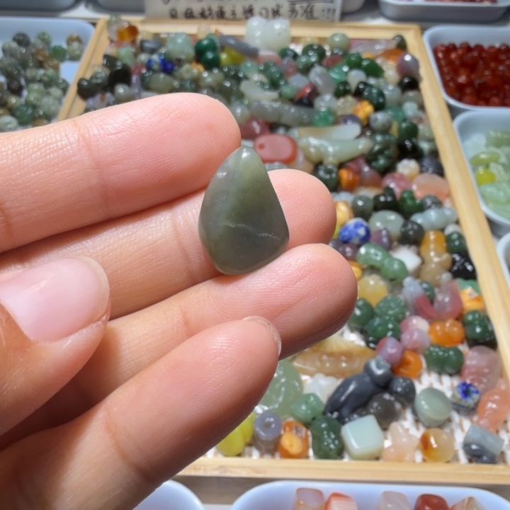 和田玉未镶嵌珠宝半成品