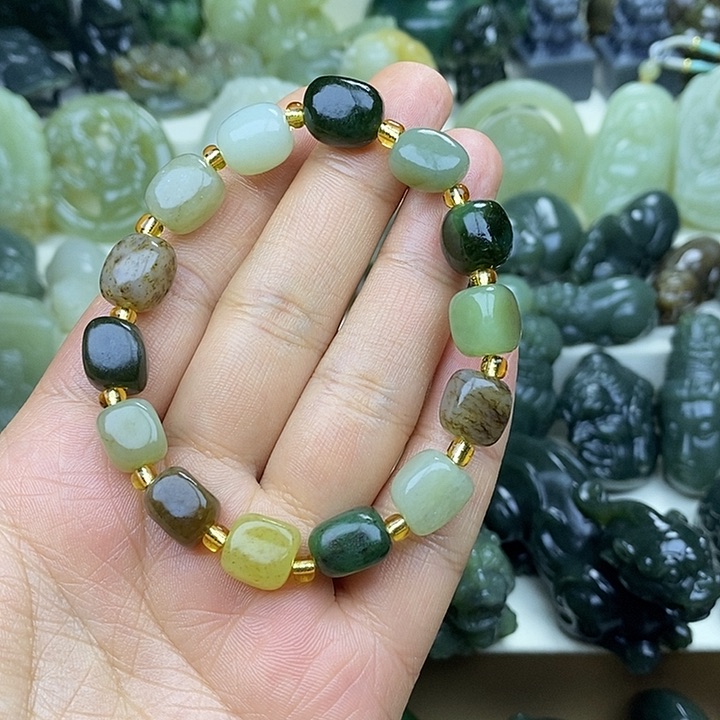 颈饰未镶嵌和田玉