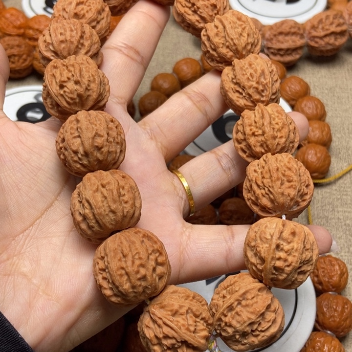 文玩核桃吊坠白茬龙脊八棱