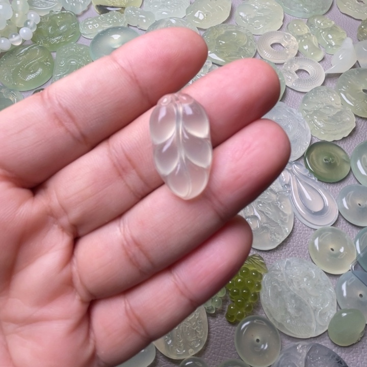 岫玉吊坠(赠链)未镶嵌