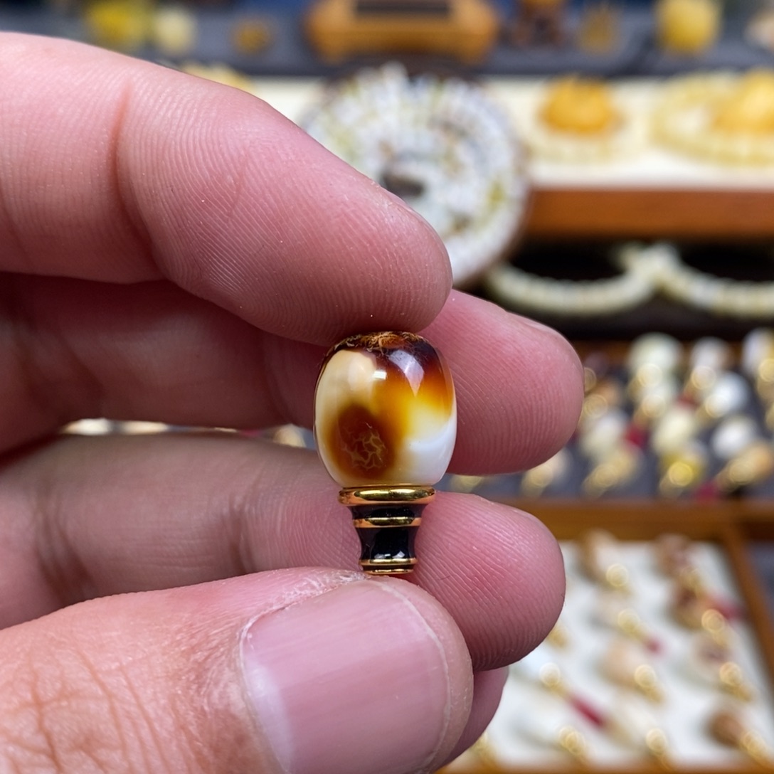 蜜蜡18K金镶嵌裸石配饰沁色三通尺寸11.3