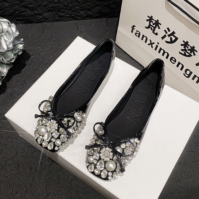 一脚蹬豆豆鞋2025新款内增高女鞋平底单鞋女奶奶浅口水钻大码女鞋