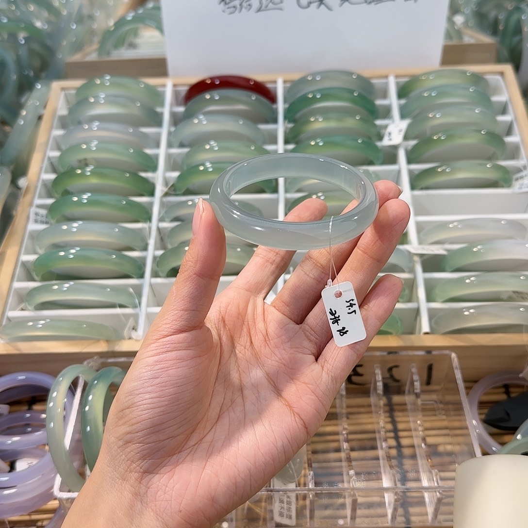 玛瑙/玉髓未镶嵌手镯圈口54.5