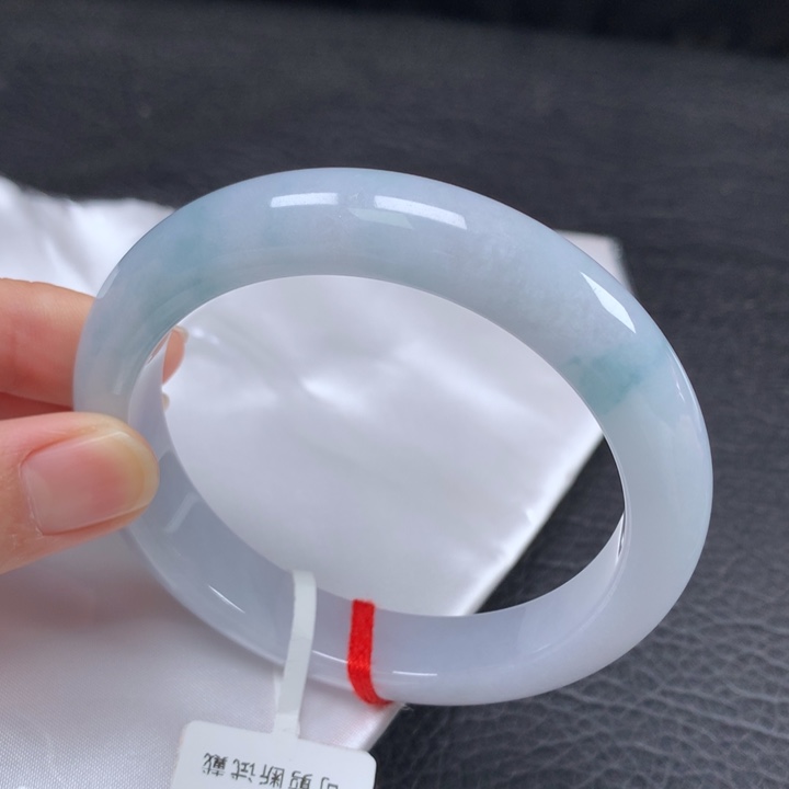 翡翠未镶嵌手镯   