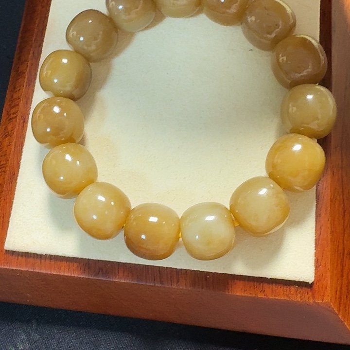 东***盛和田玉（糖玉）未镶嵌手链