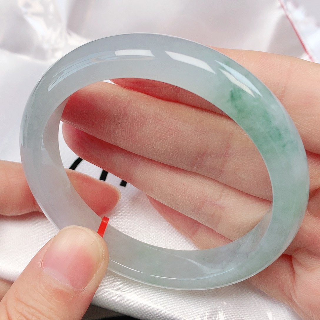 翡翠手镯未镶嵌抖音717