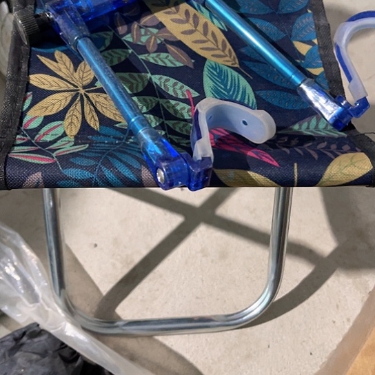 聚碳双后挂一个微瑕