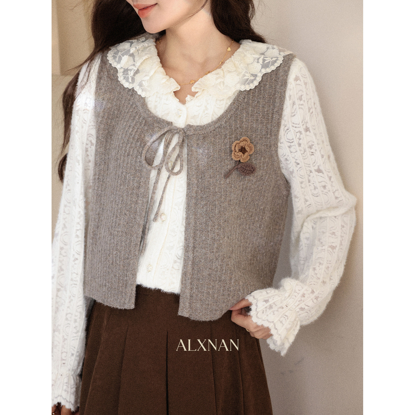 现货【品牌撤柜款ZB】法式气质学院风燕麦色外搭马甲背心女L59313