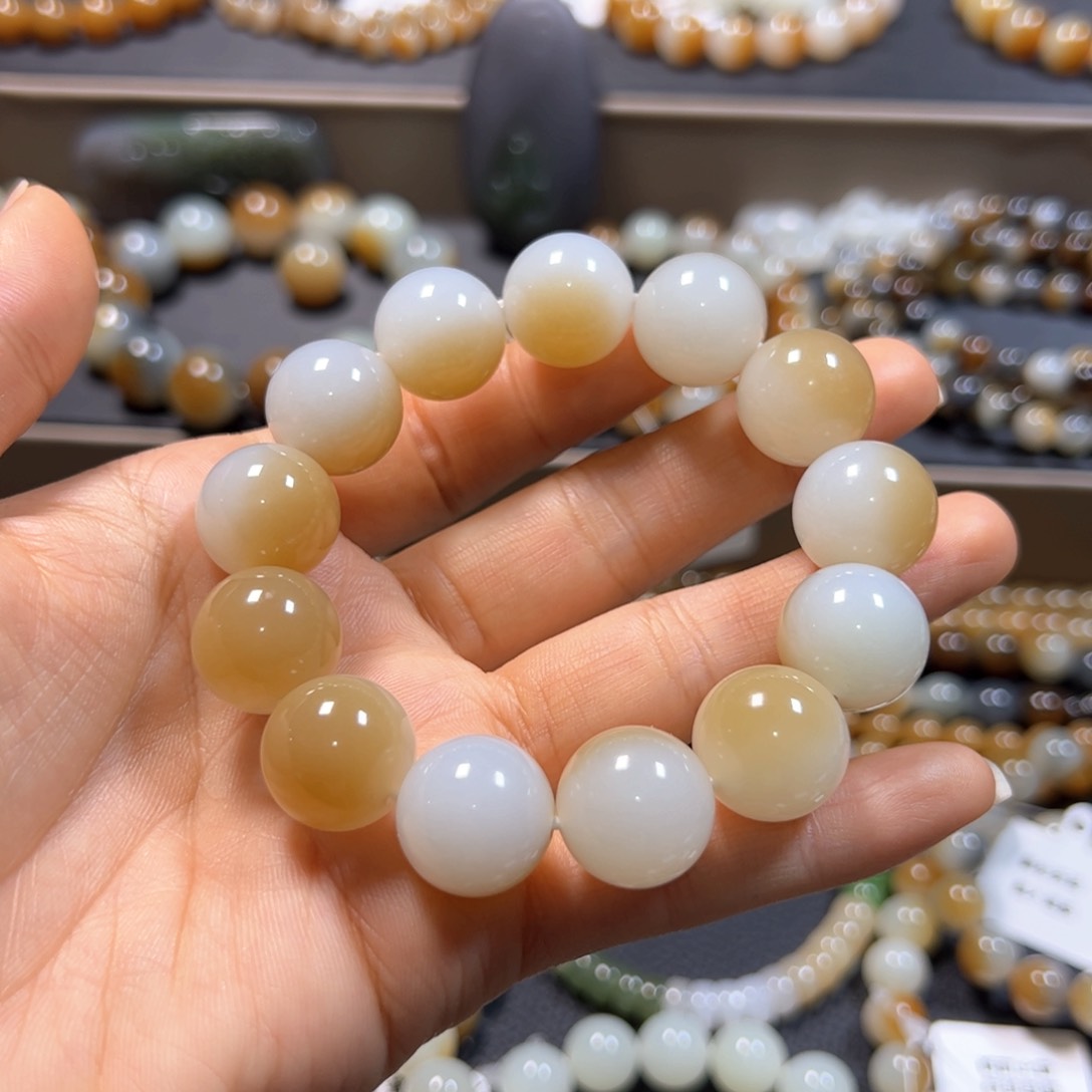 和田玉手链未镶嵌老****j