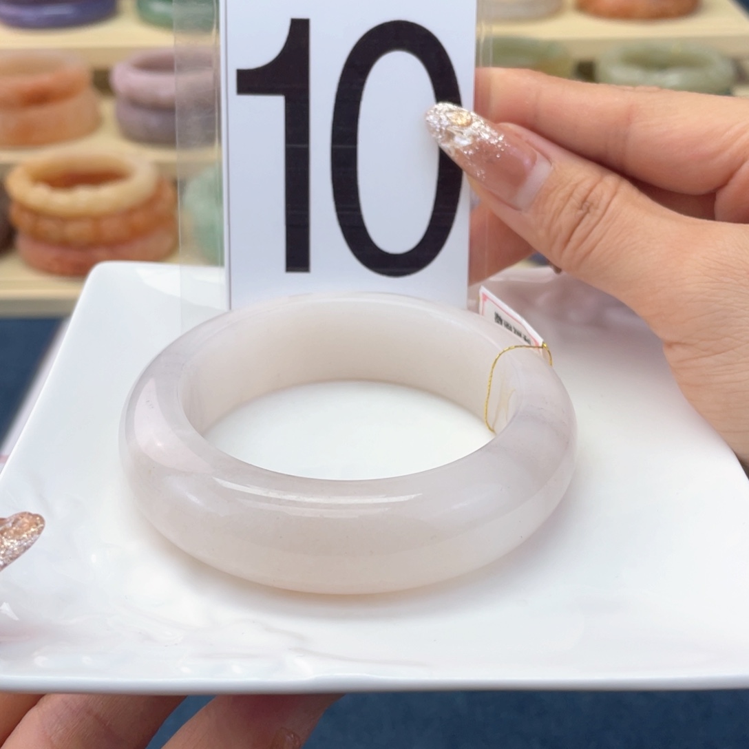 石英质玉未镶嵌手镯