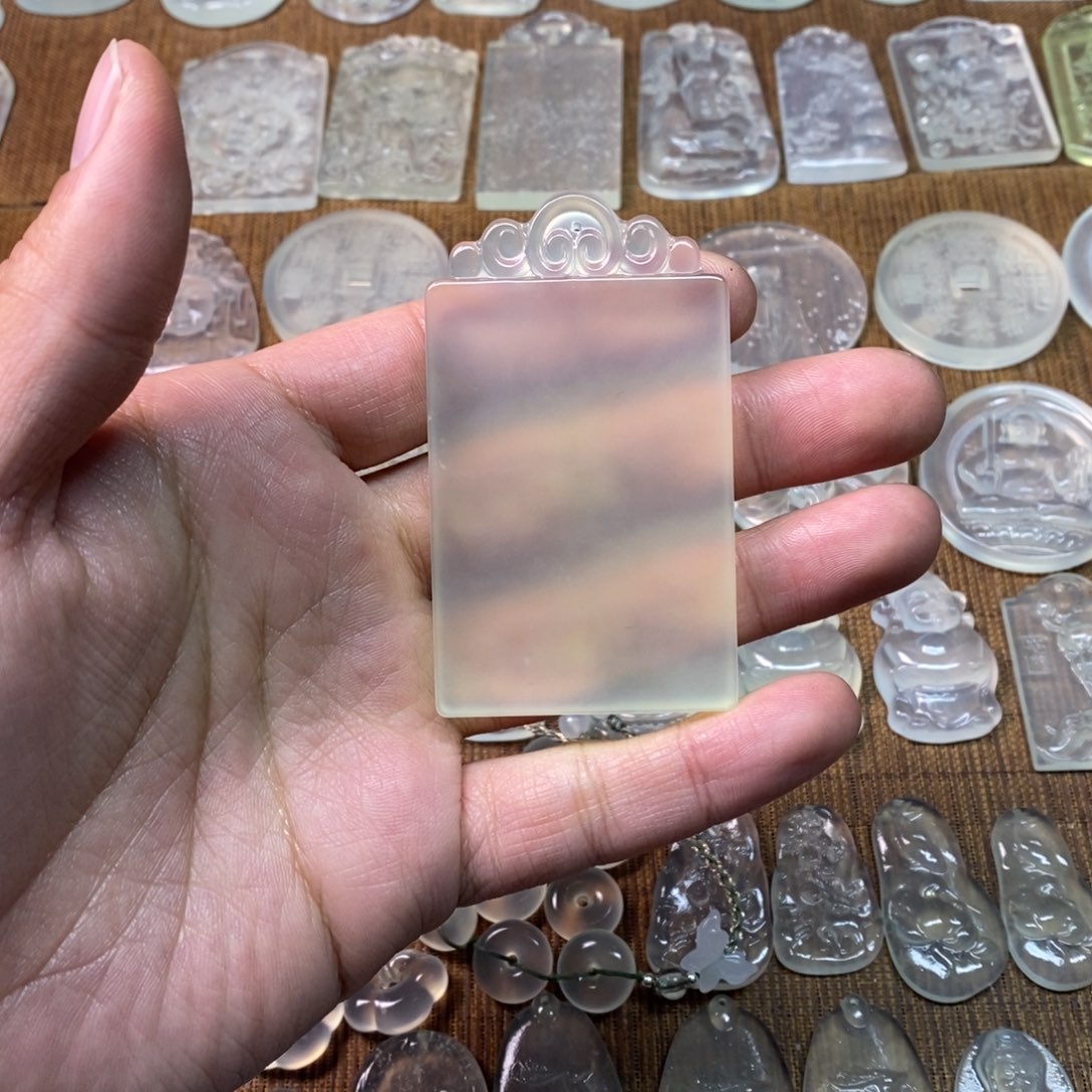 岫玉吊坠(不含链)未镶嵌你****么