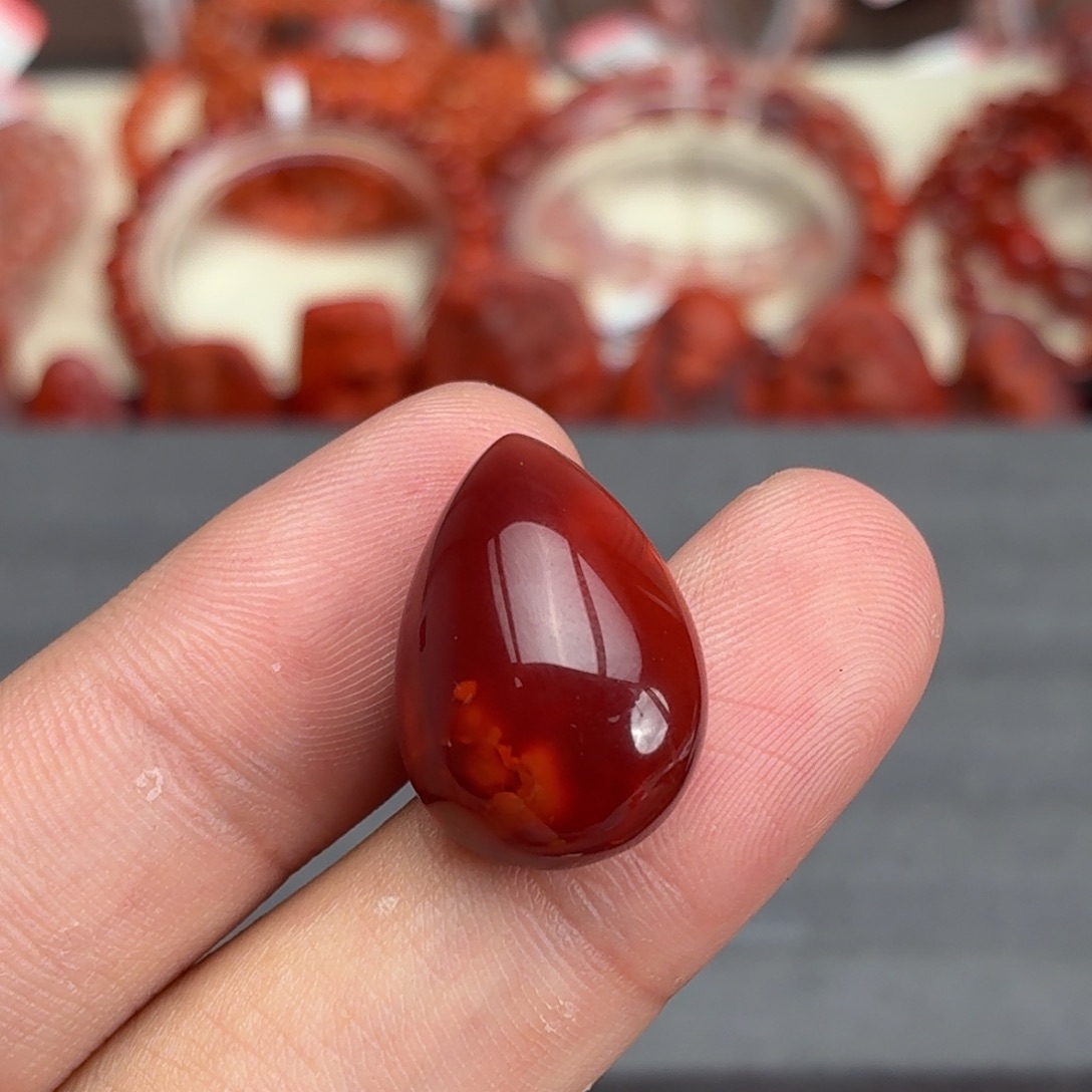 呀***哈南红玛瑙未镶嵌颈饰水滴
