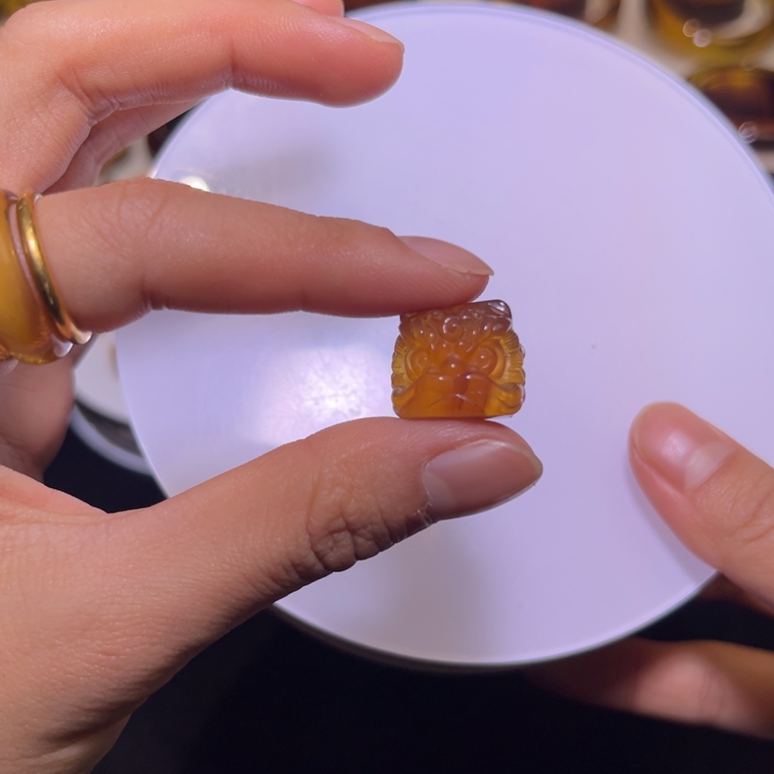 琥珀手镯未镶嵌F*醒狮