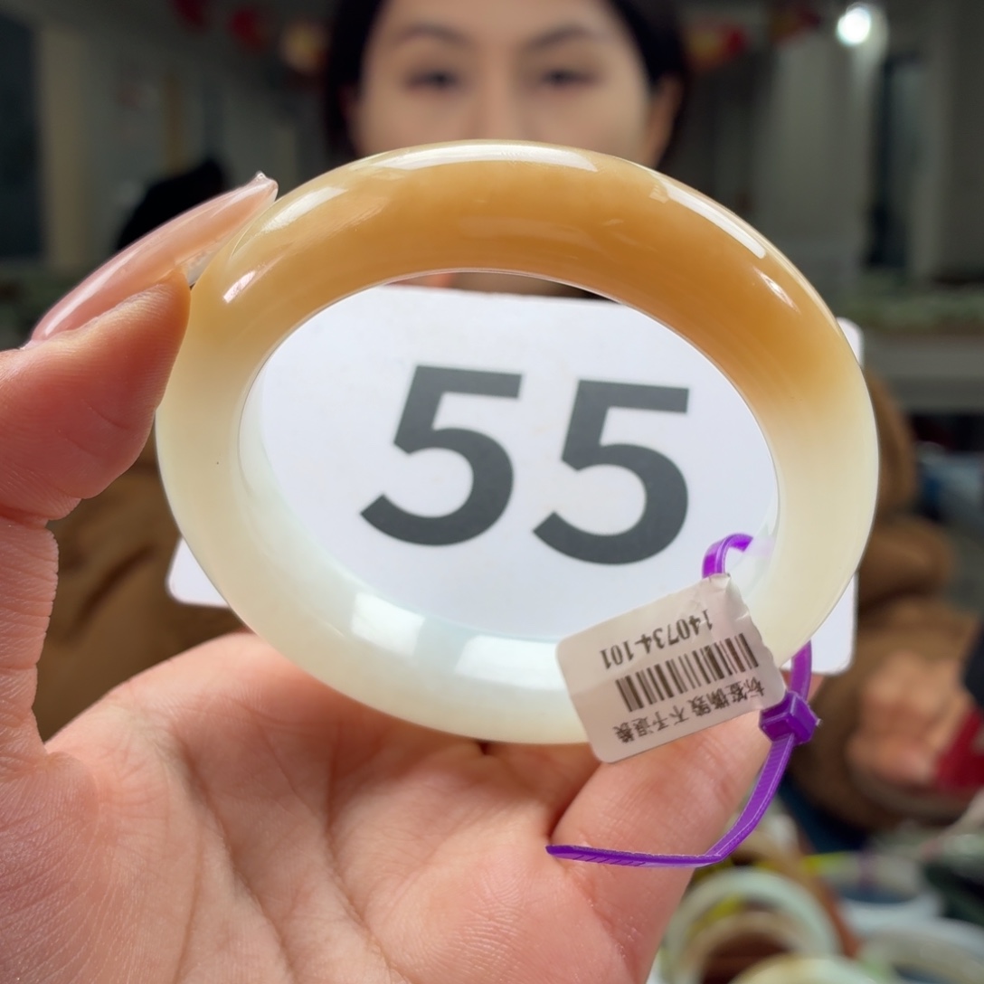 和田玉未镶嵌手镯微瑕