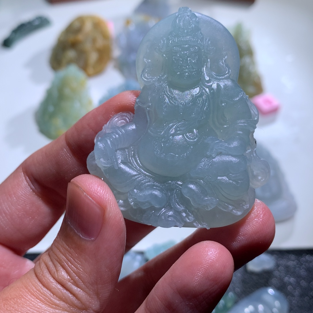 秦***国定制翡翠未镶嵌挂件