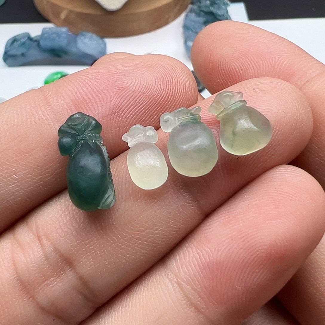 定制翡翠未镶嵌钱袋子