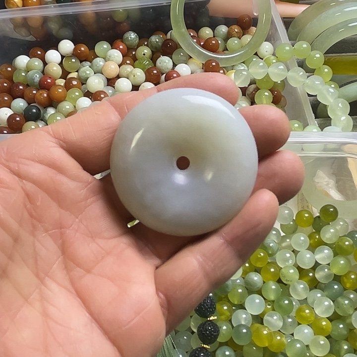 合金蛇纹石玉颈饰