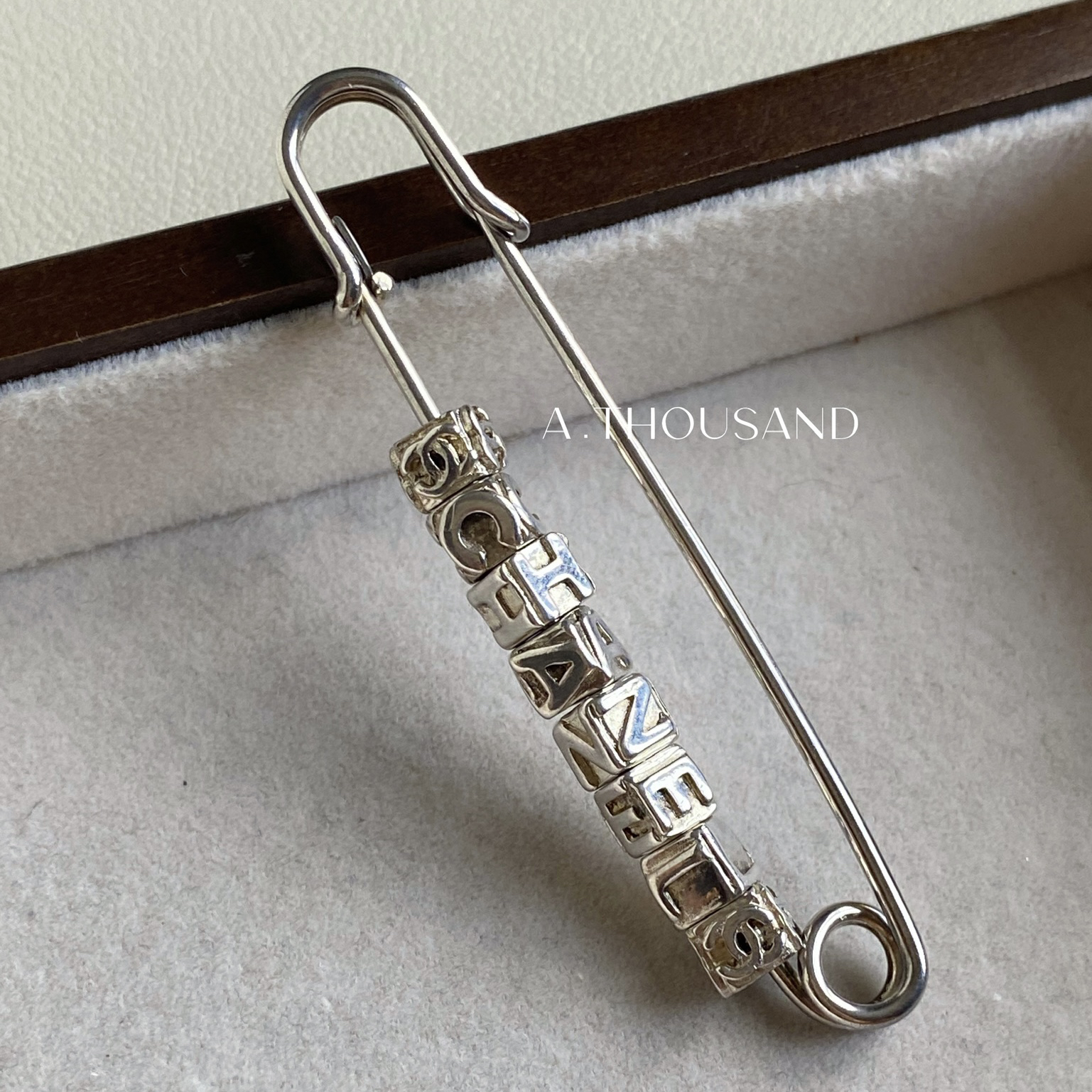 95新 Chanel/香奈儿 01P银色字母别针胸针-70858162