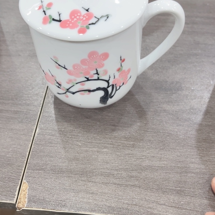 壶釉下五彩的瓷器和瓷器