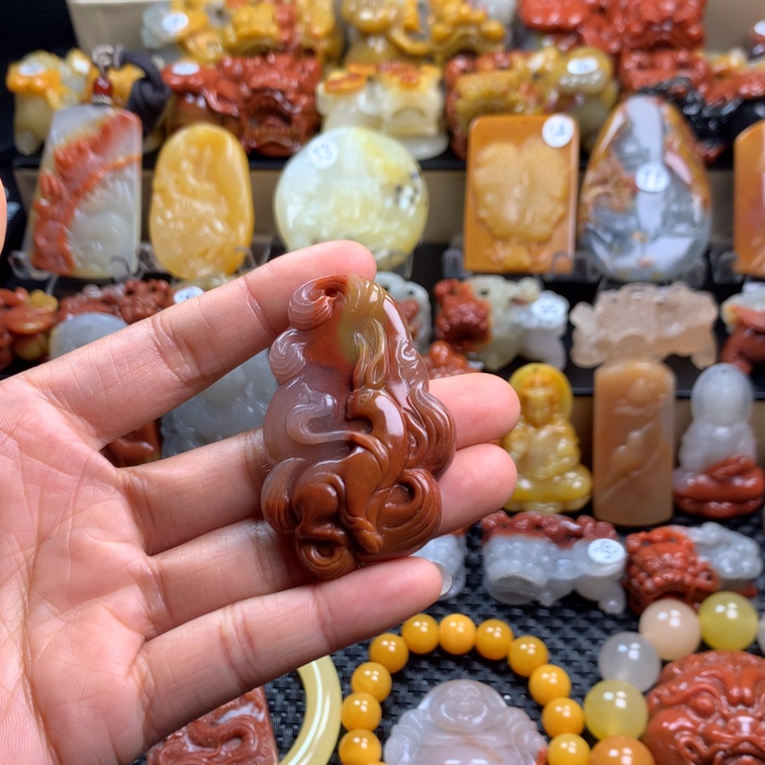 石英质玉（黄龙玉）挂件未镶嵌