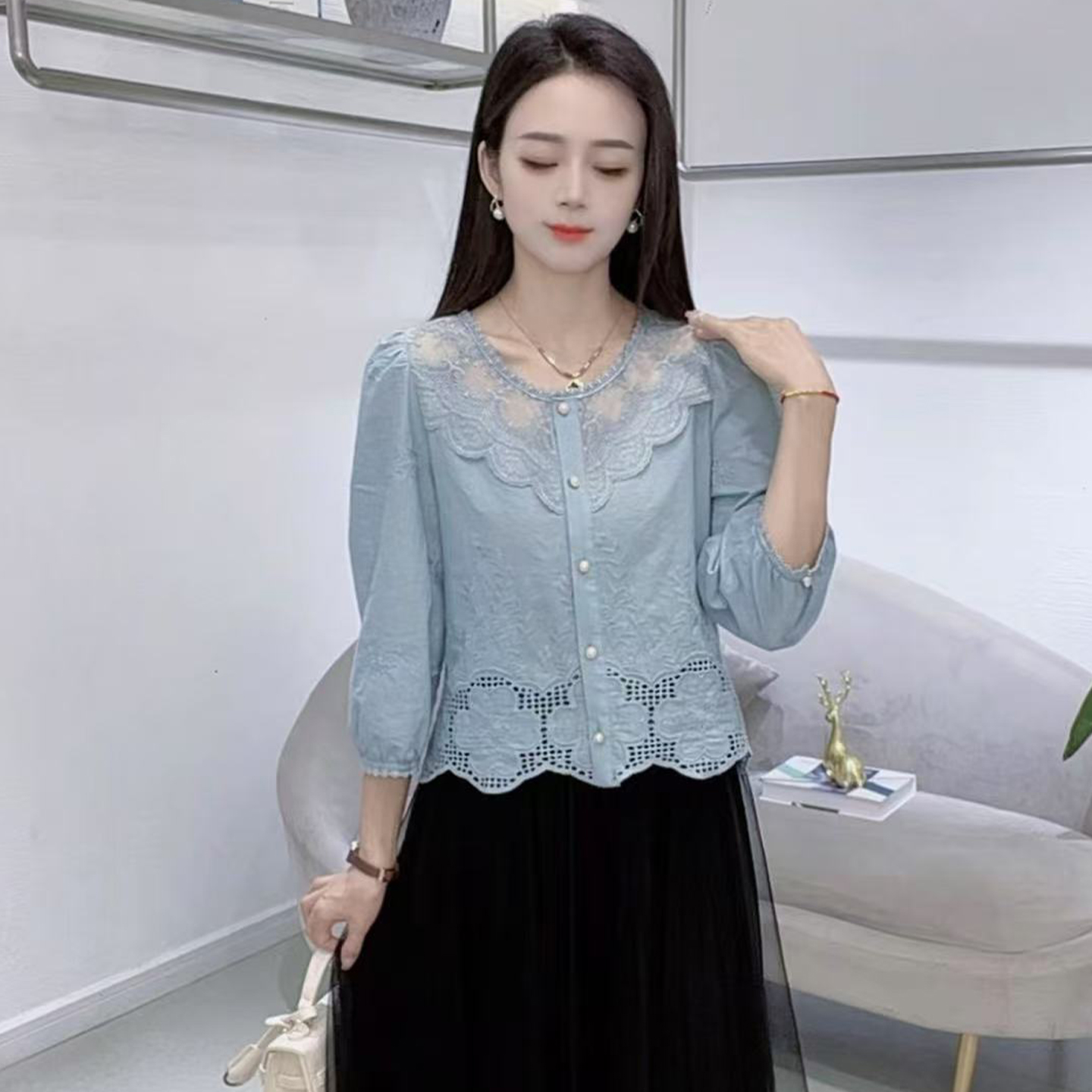 蓝色蕾丝花边七分袖衬衫女2025秋季新款洋气显瘦宽松遮肚百搭上衣