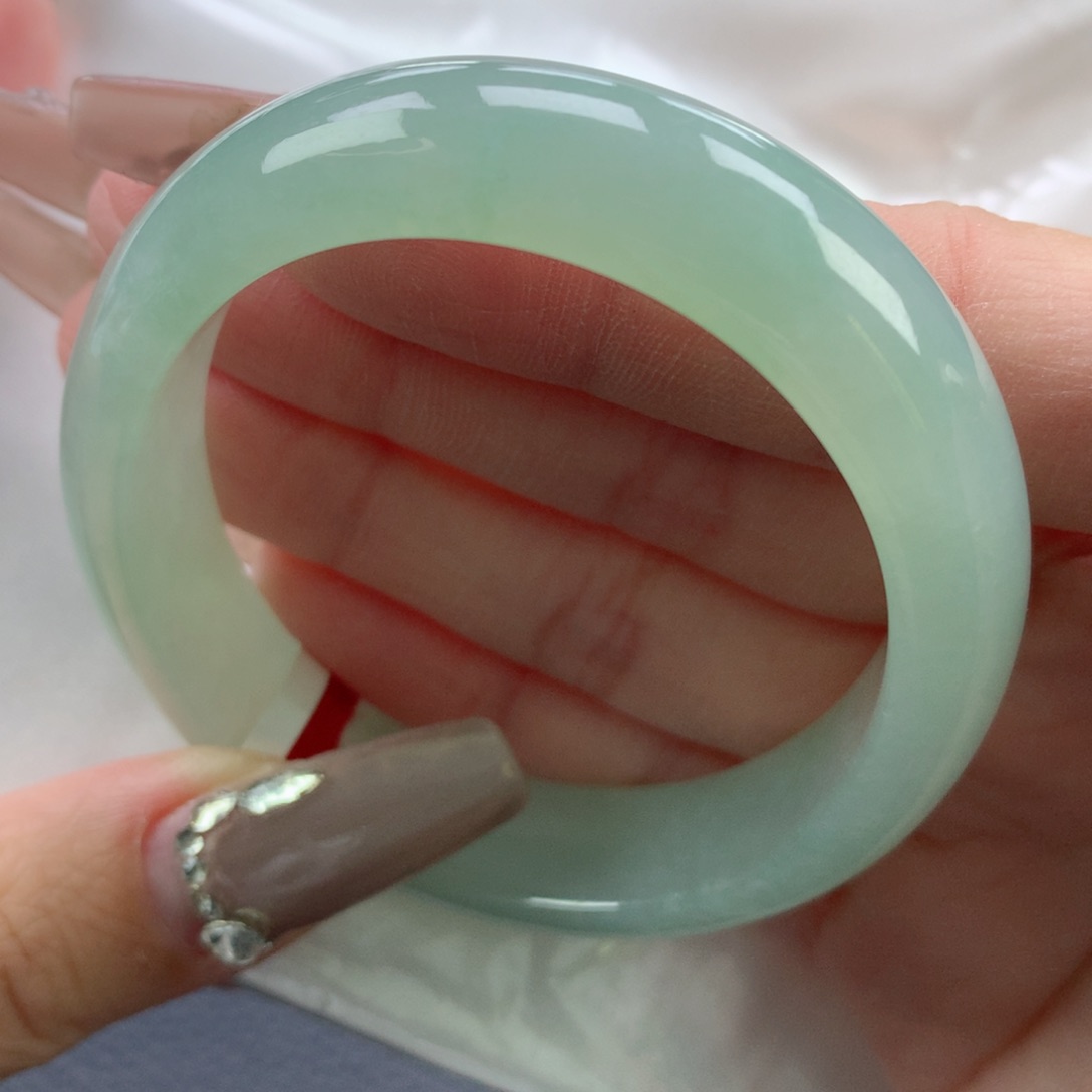 翡翠手镯未镶嵌55贵妃葡萄肉