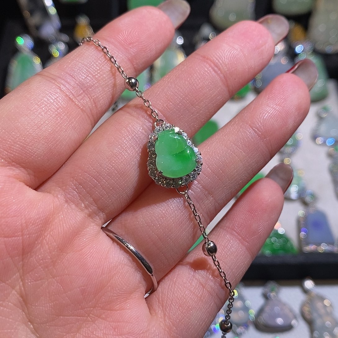 翡翠颈饰银S925镶嵌天然翡翠