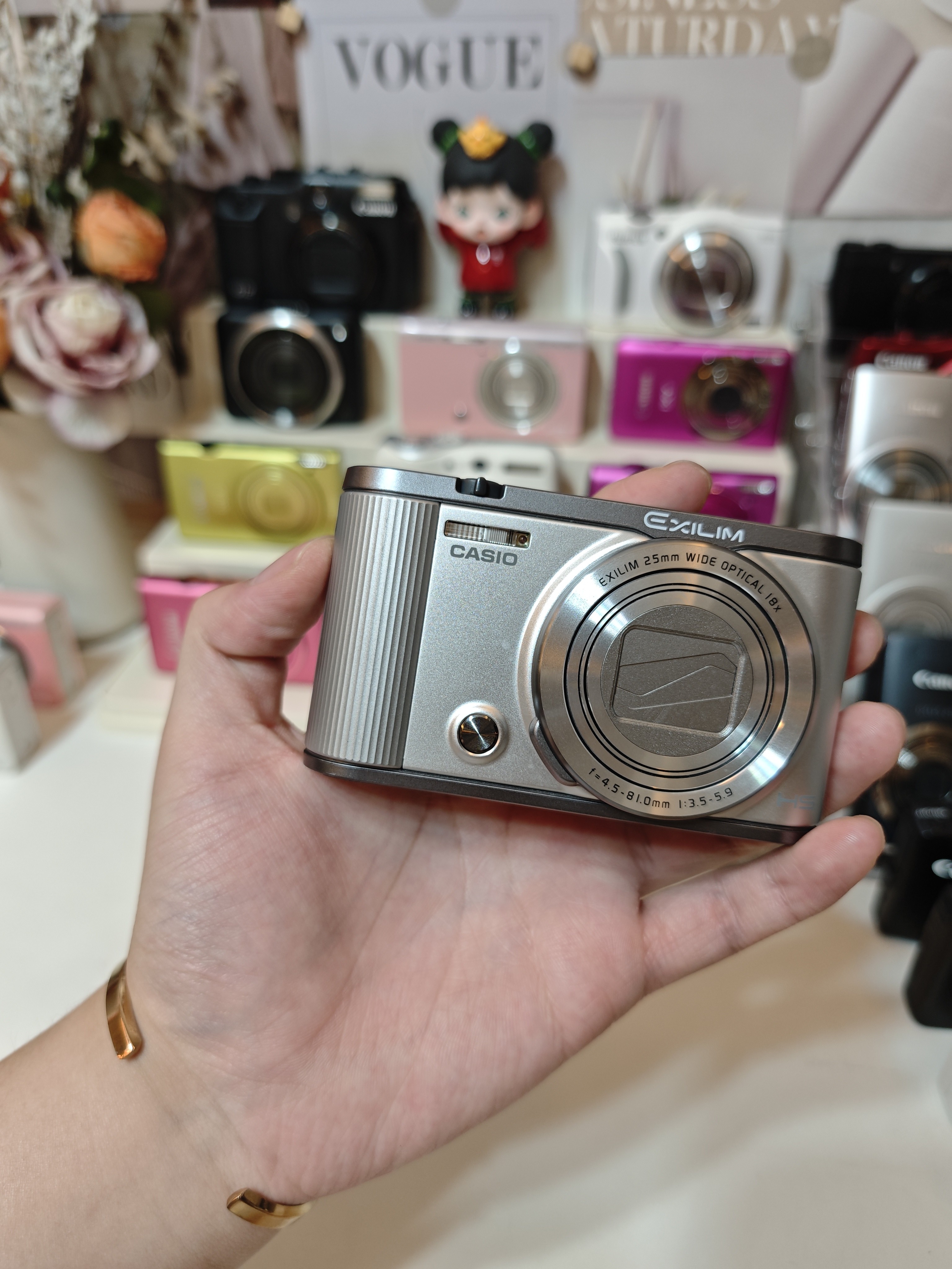 9新 Casio/卡西欧 zr1700，1600w像素，18x变焦（no退no换）