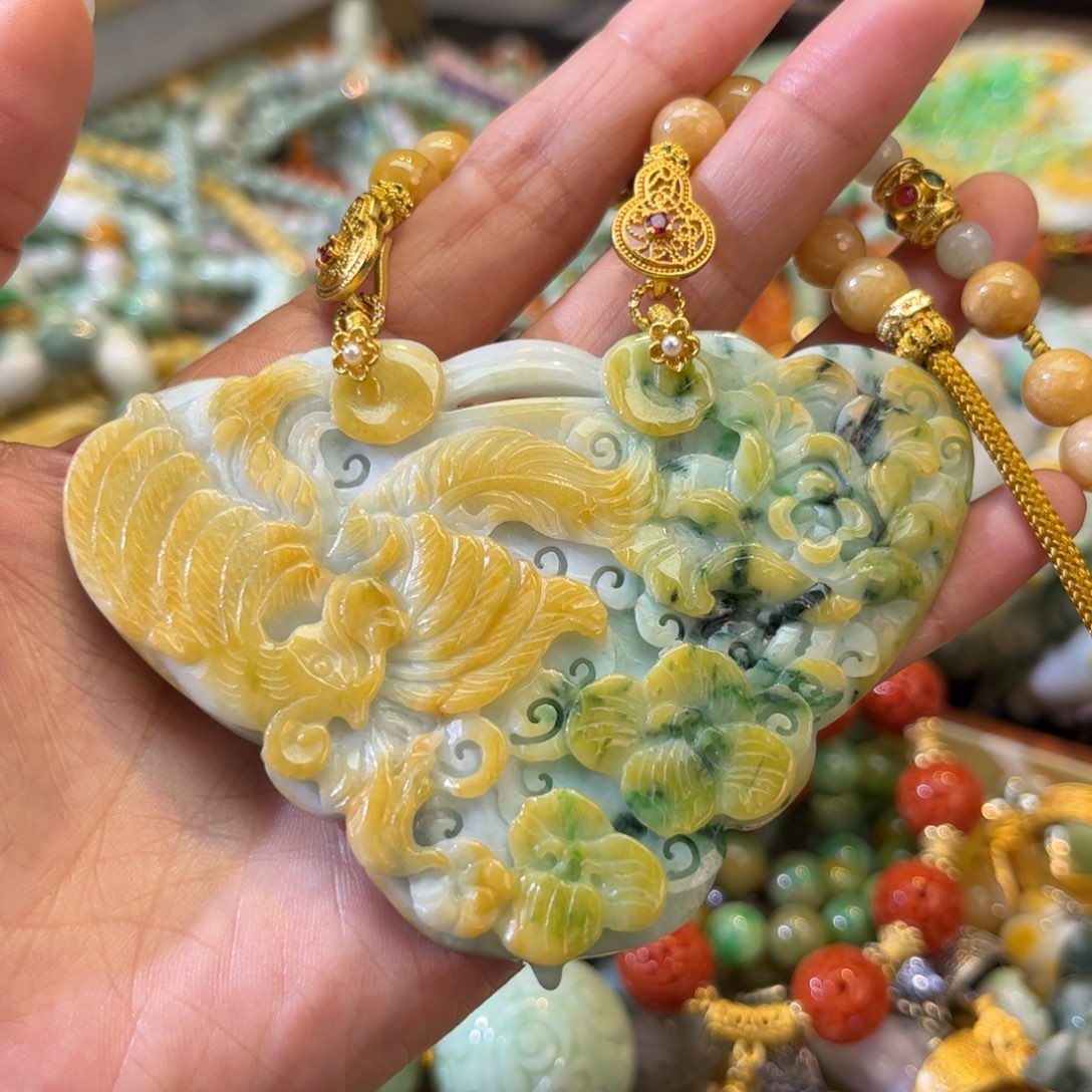 翡翠颈饰未镶嵌待编款