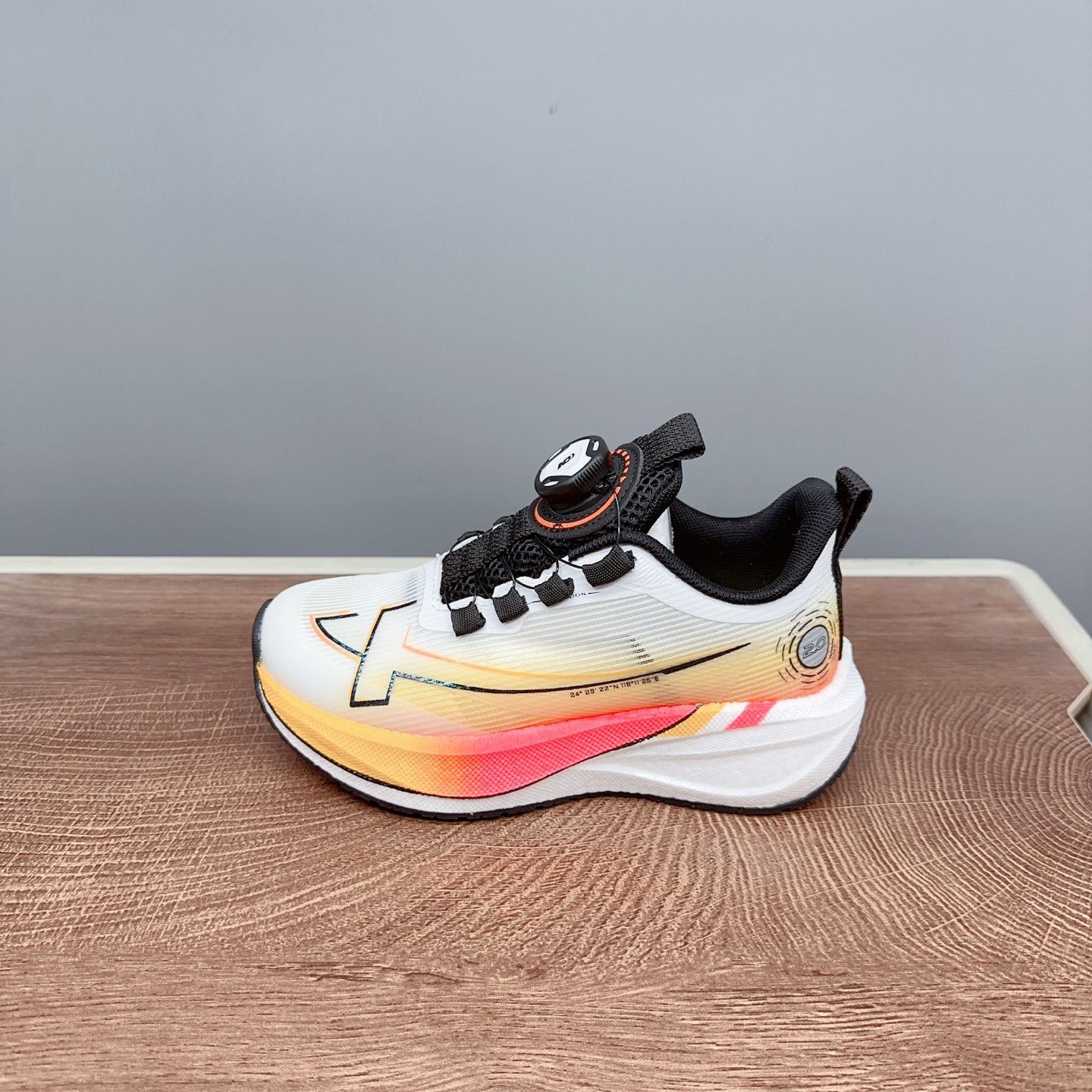 实体断码运动鞋特惠