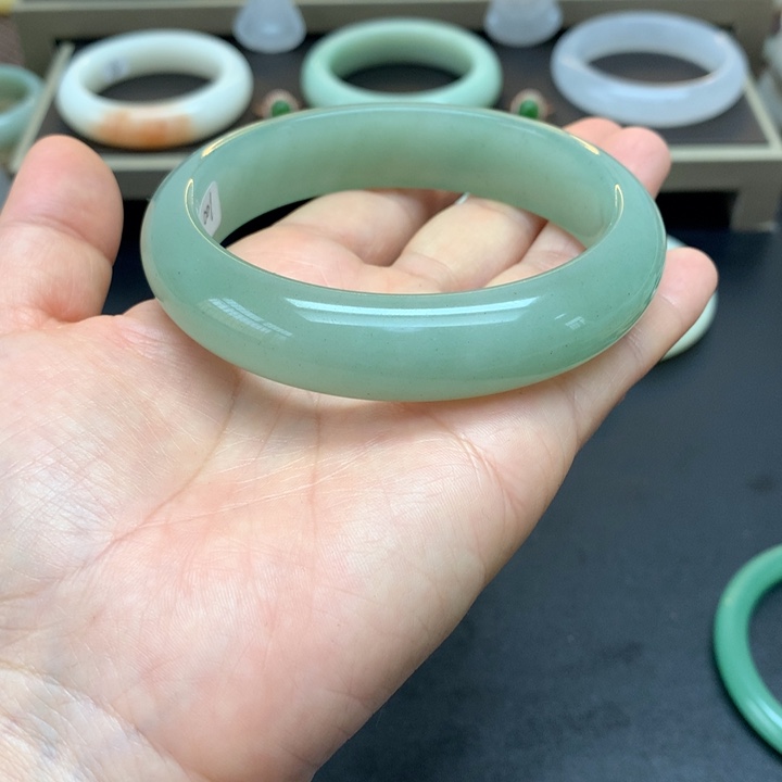 石英质玉手镯未镶嵌耶***儿68.5矿点