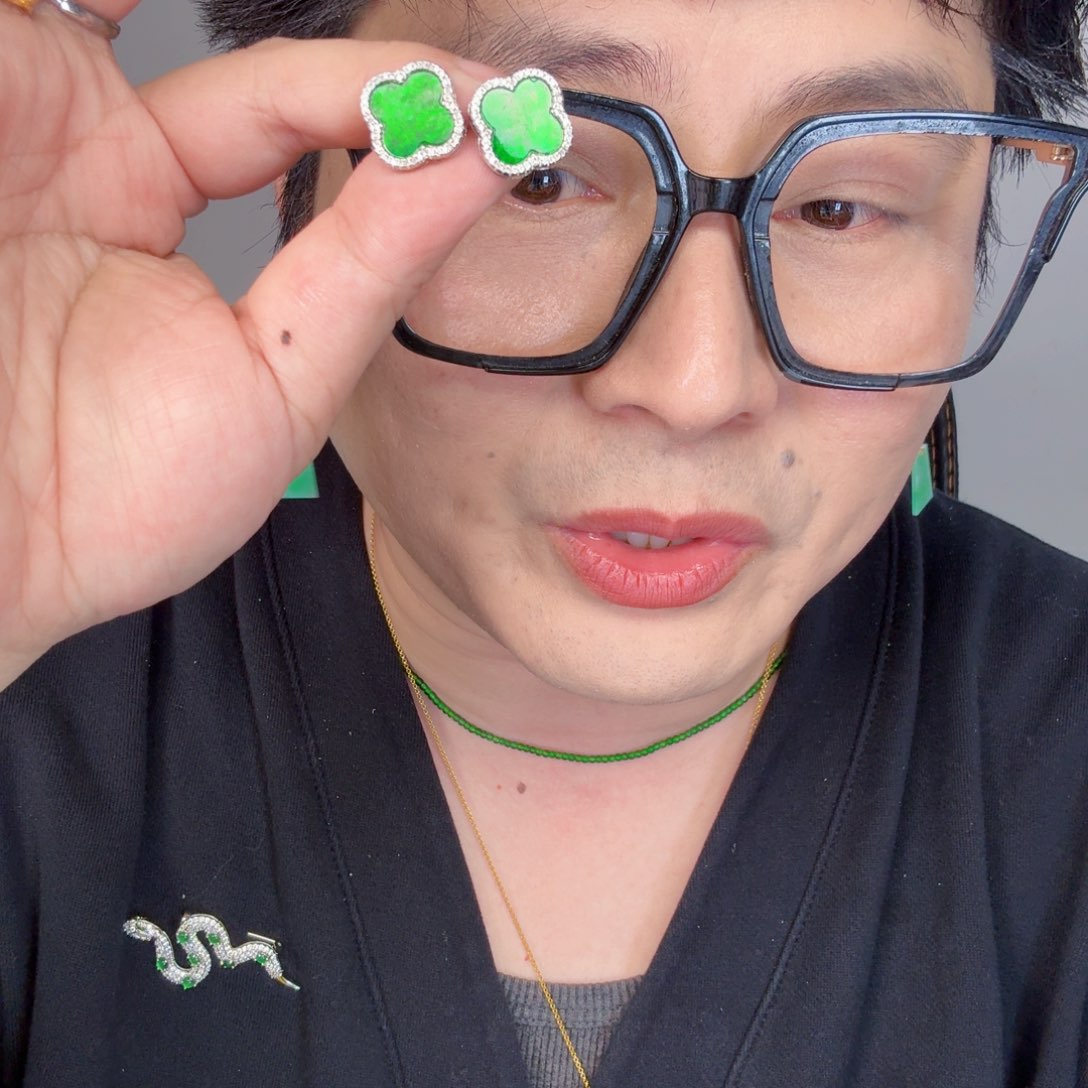 翡翠颈饰未镶嵌一对