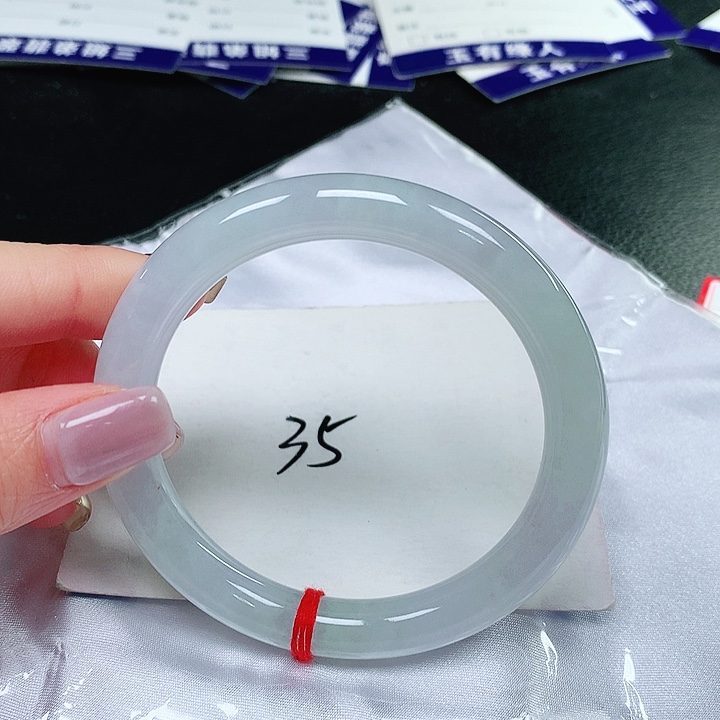 翡翠手镯（圆镯）未镶嵌