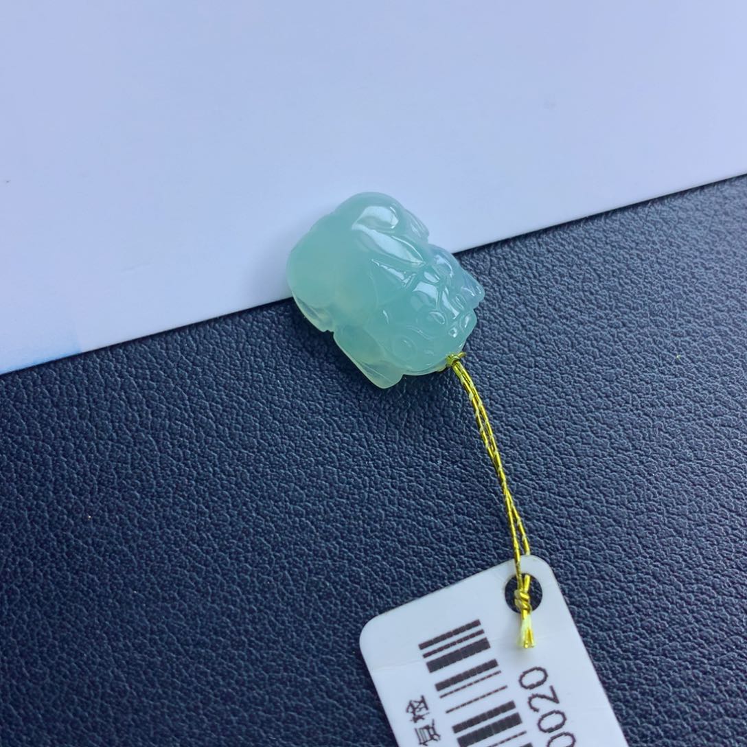 翡翠颈饰未镶嵌貔貅