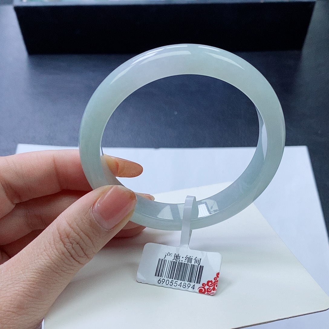 翡翠手镯未镶嵌57.5圈口