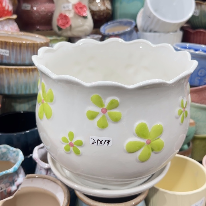 凑9块包邮，有孔，陶瓷花盆