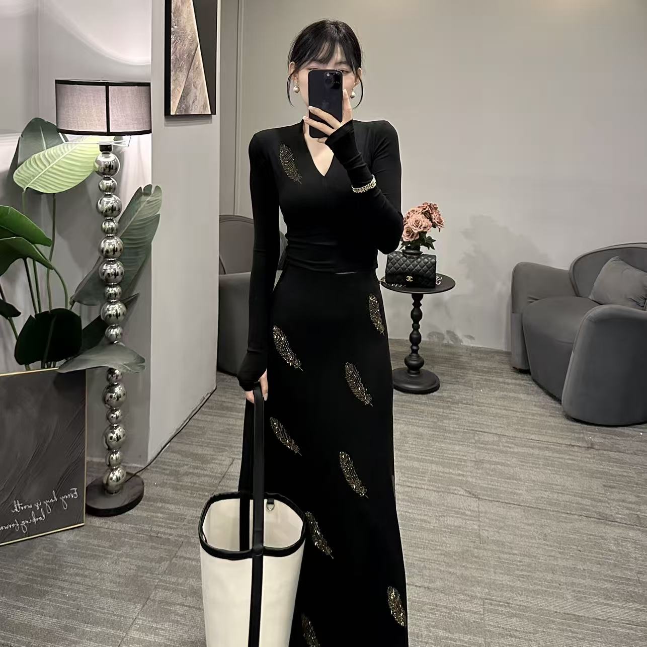 【Gouya】2025秋季赫本风性感V领长袖半身裙两件套早秋时尚显瘦套装