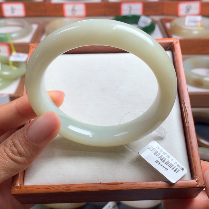 【闪购商品】和田玉手镯未镶嵌5657