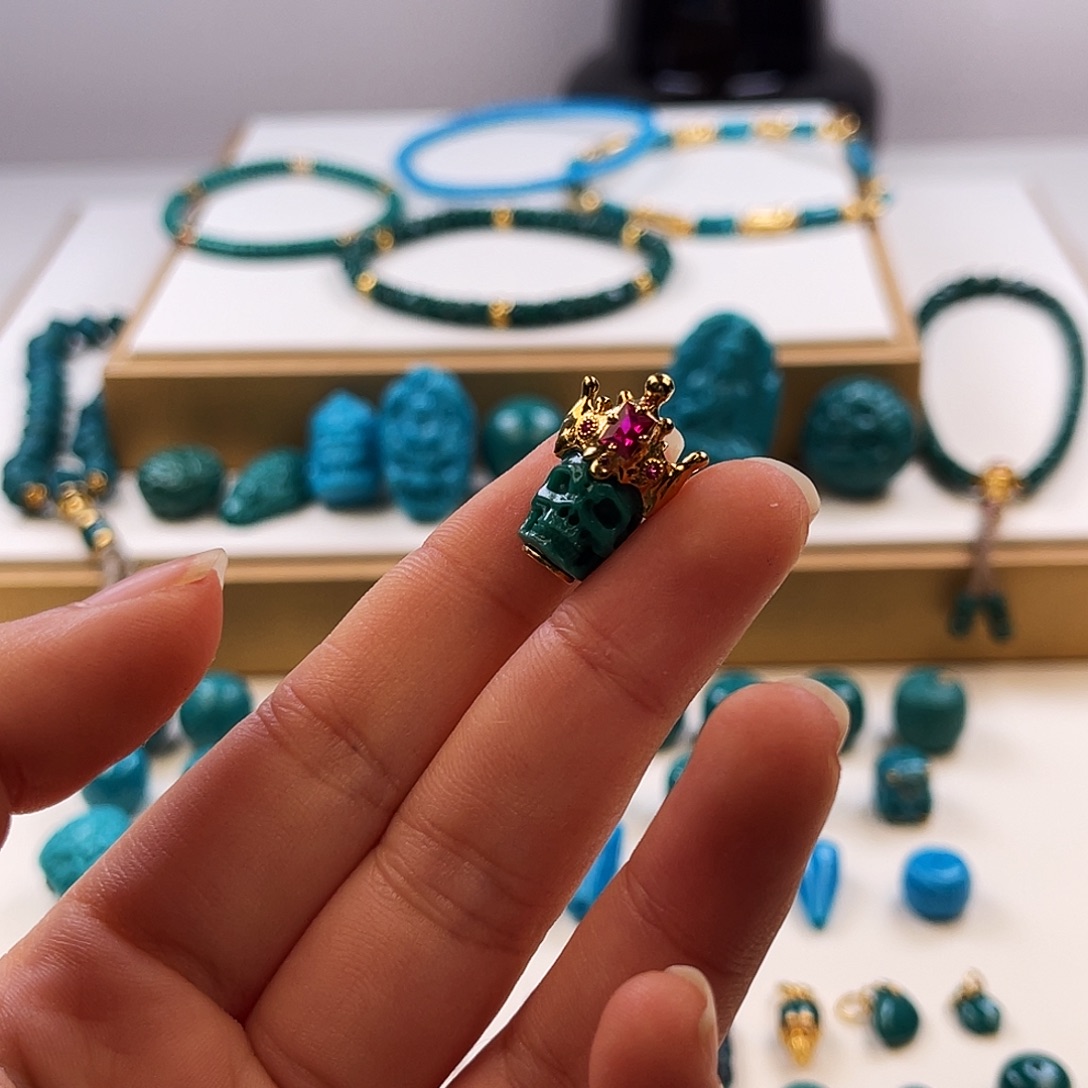 抖***吧绿松石18K金镶嵌把件