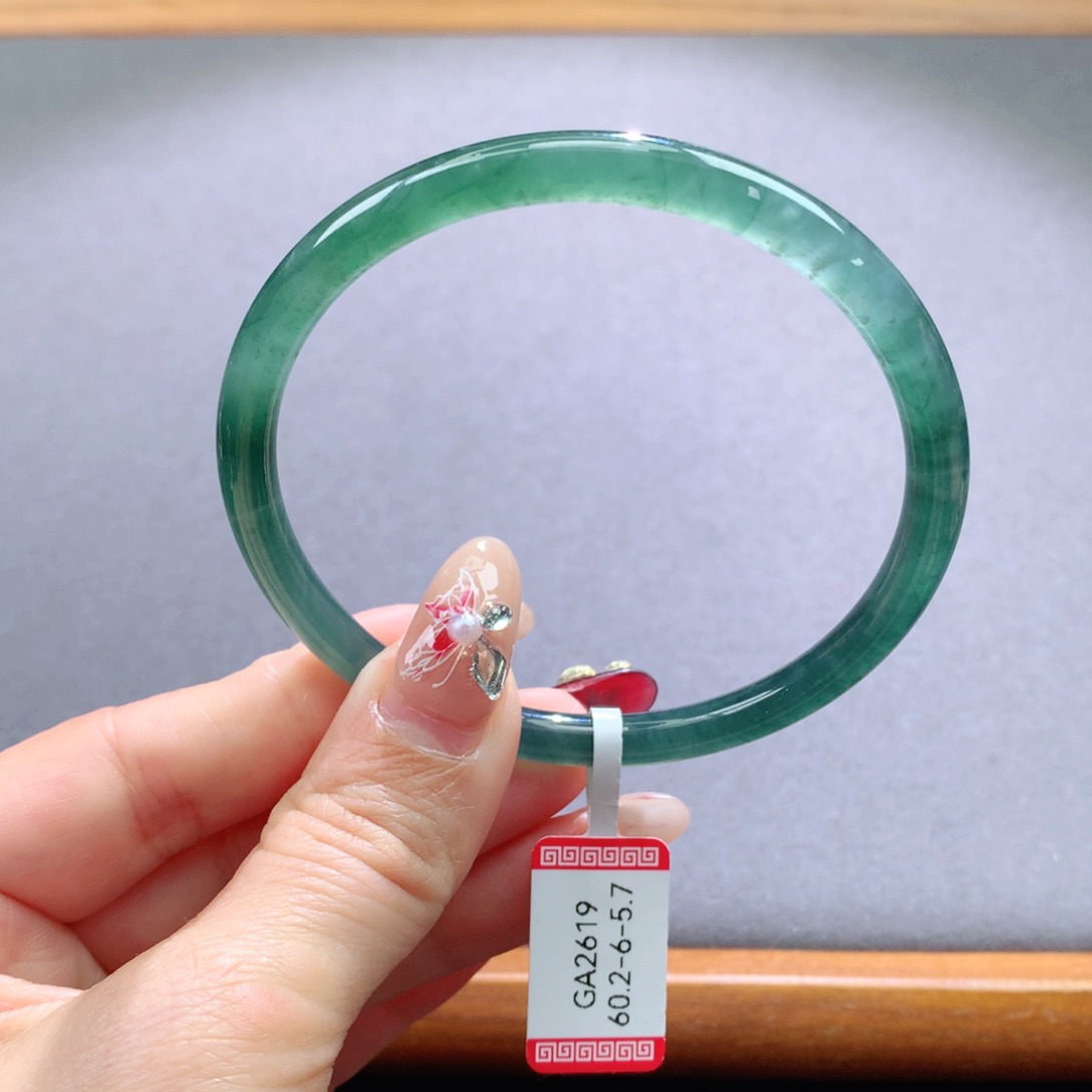 翡翠手镯未镶嵌天然翡翠手镯叮当镯