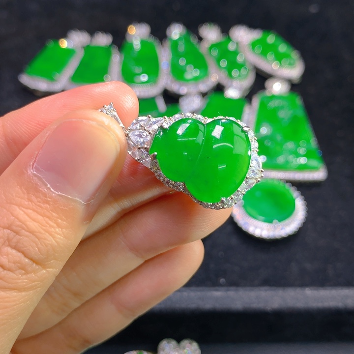 翡翠颈饰银S925镶嵌一个