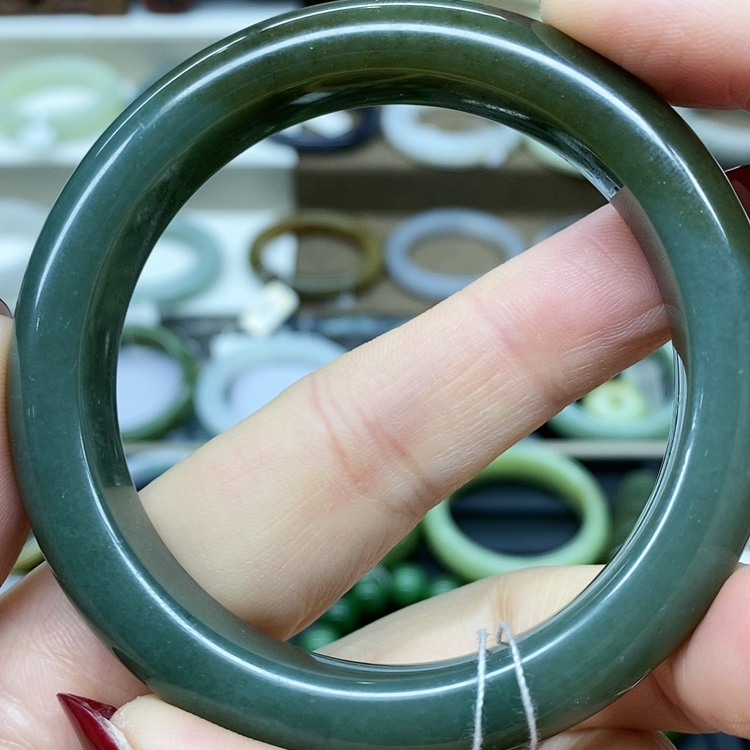 【闪购商品】和田玉手镯未镶嵌和田玉且末蓝带糖