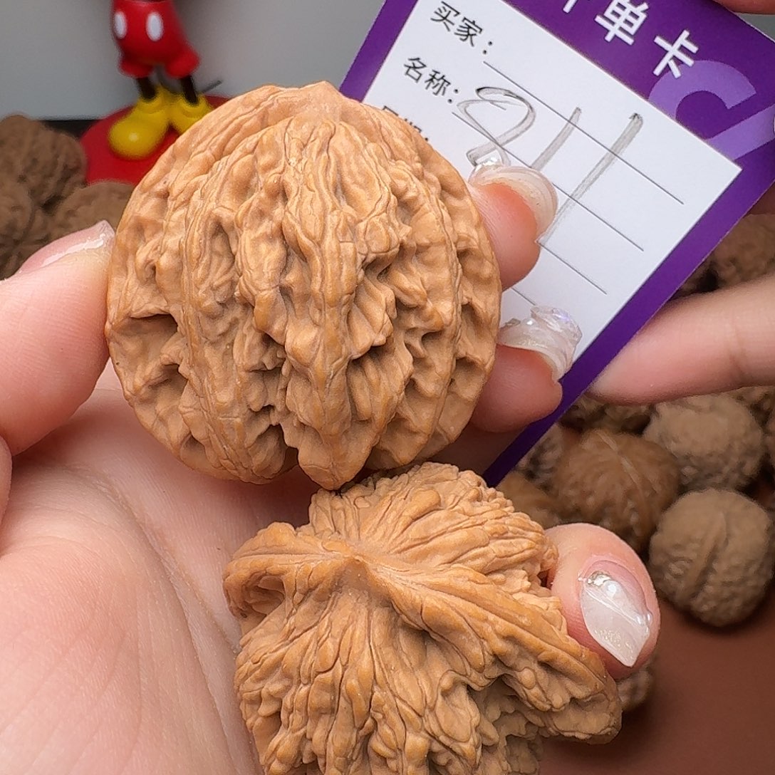 文玩核桃吊坠虎头43