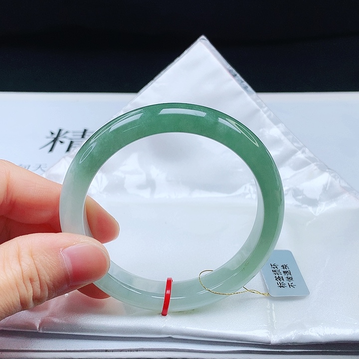 翡翠手镯未镶嵌57➕圈口