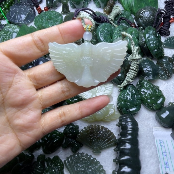 和田玉未镶嵌颈饰